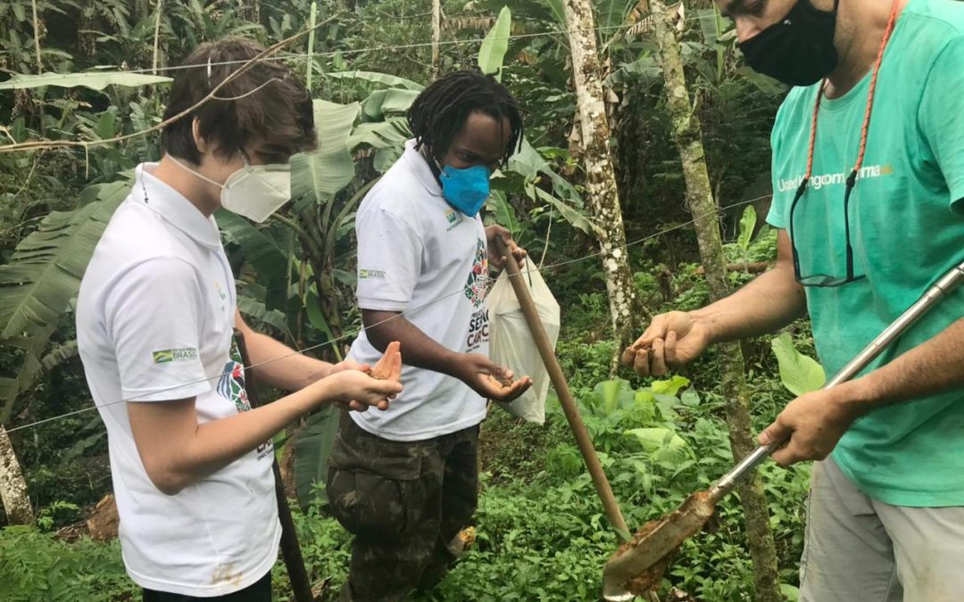 Carbono no solo em agroecossistemas familiares: Treinamento com estagiários do Projeto Sertão Carioca no Quilombo Cafundá Astrogilda